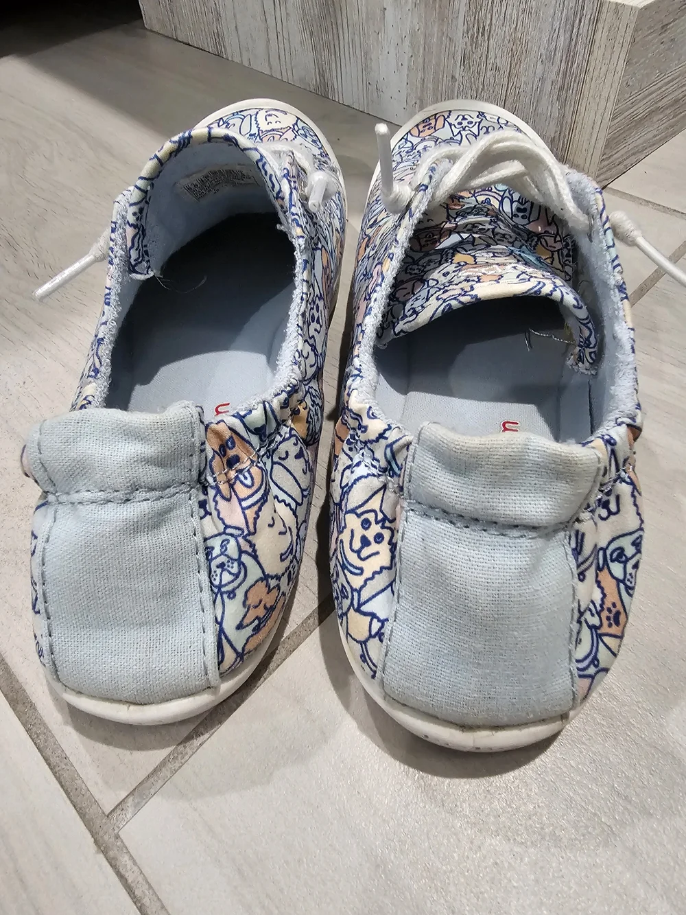 Skechers BOBS For Dogs Womens White Blue Canvas Memory Foam Sneakers Size 6.5